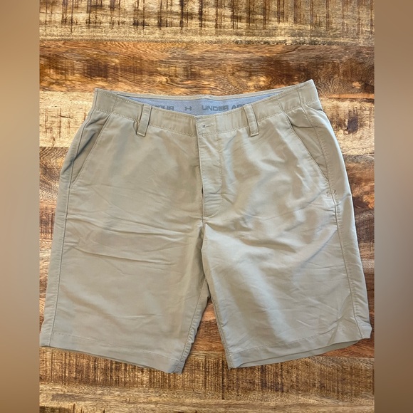 Under Armour casual shorts, men’s size 36 - Picture 1 of 3